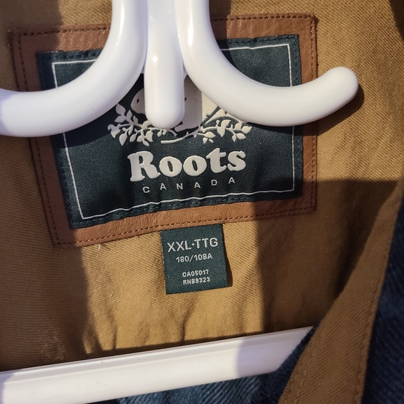 SOLD - Men's Roots plaid cotton button up - Picture 4 of 7